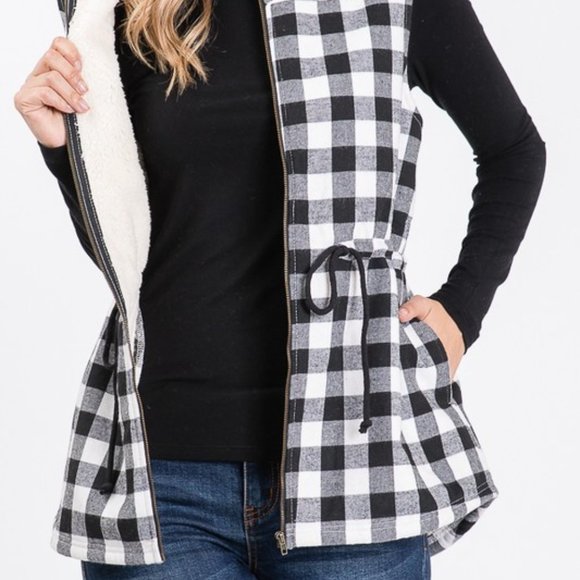 New Black & White Buffalo Check Sherpa Lined Vest - Picture 5 of 8